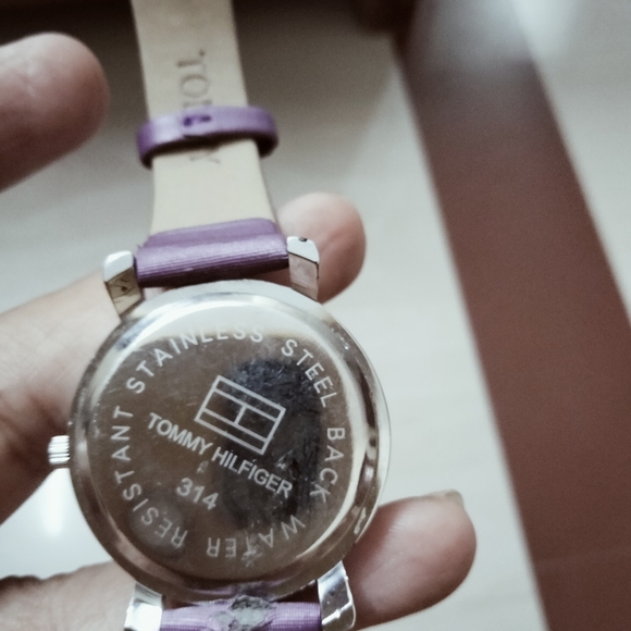 Tommy Hilfiger - Picture 5 of 10